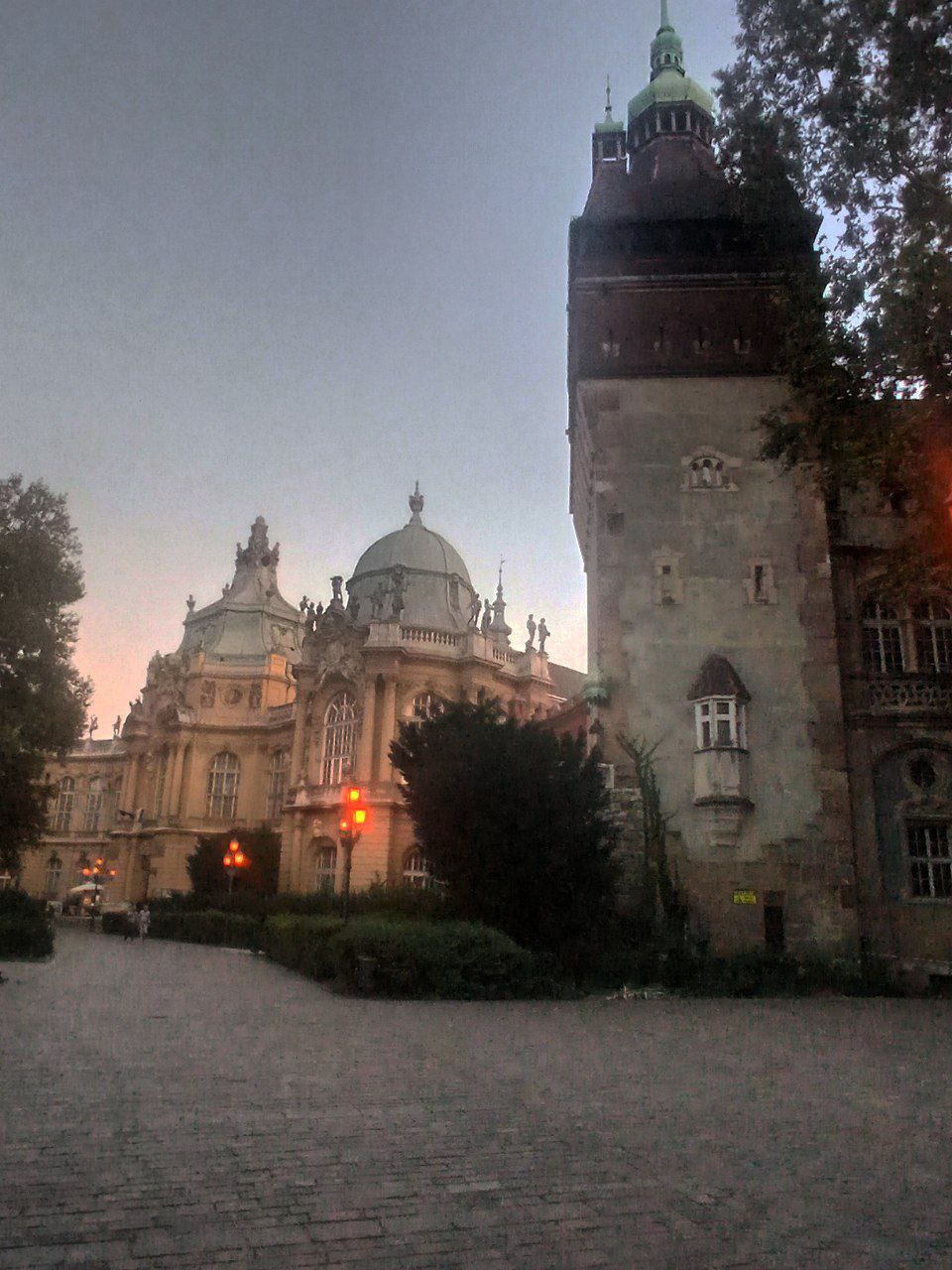 #Budapest, media 3