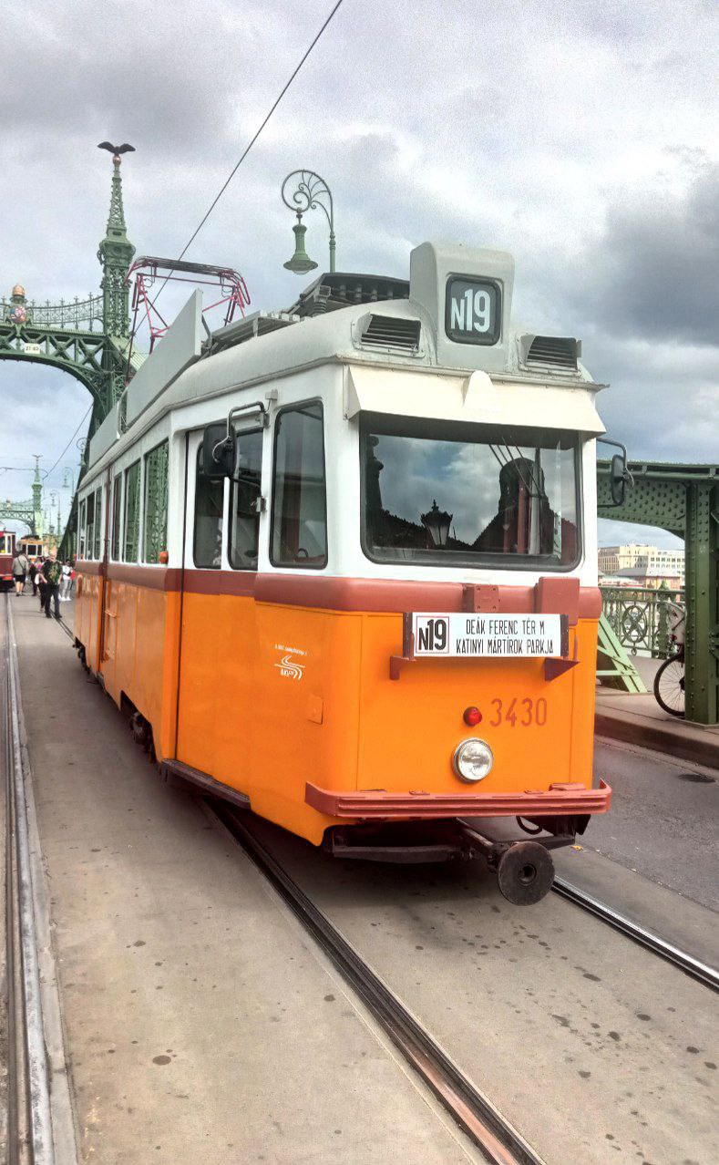 #Budapest, media 1